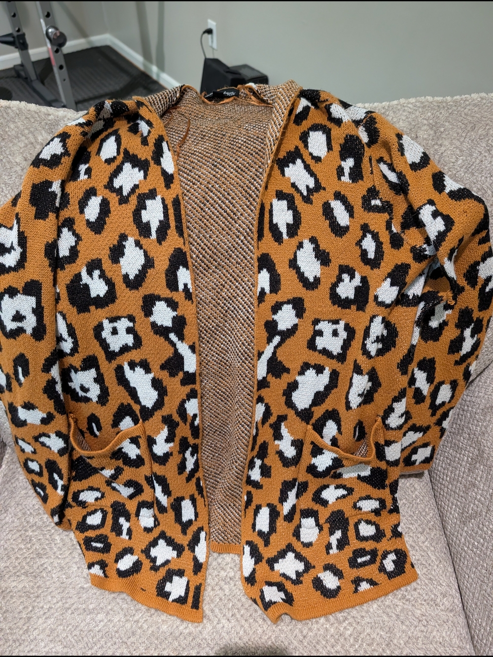 Alison Andrews PLUS Leopard Print Open Cardigan in Rust, Black & White